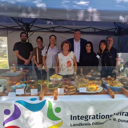 Integrationsbeirat des Landkreises präsentiert sich beim Dillikat: Kulinarische Vielfalt und gelebte Integration 