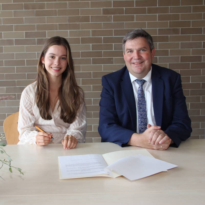 Erstes Medizinstipendium des Landkreises Dillingen verge-ben