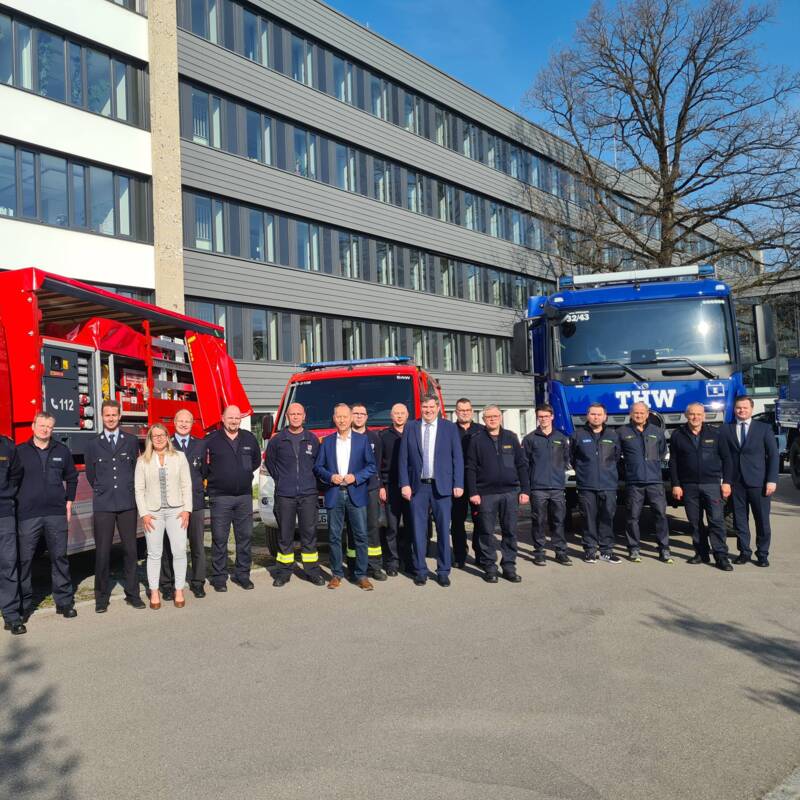 Verschiedene Fahrzeuge für den Katastrophenschutz im Landkreis Der deutsche Staat investiert massiv in die Innere und Äußere Gefahrenabwehr