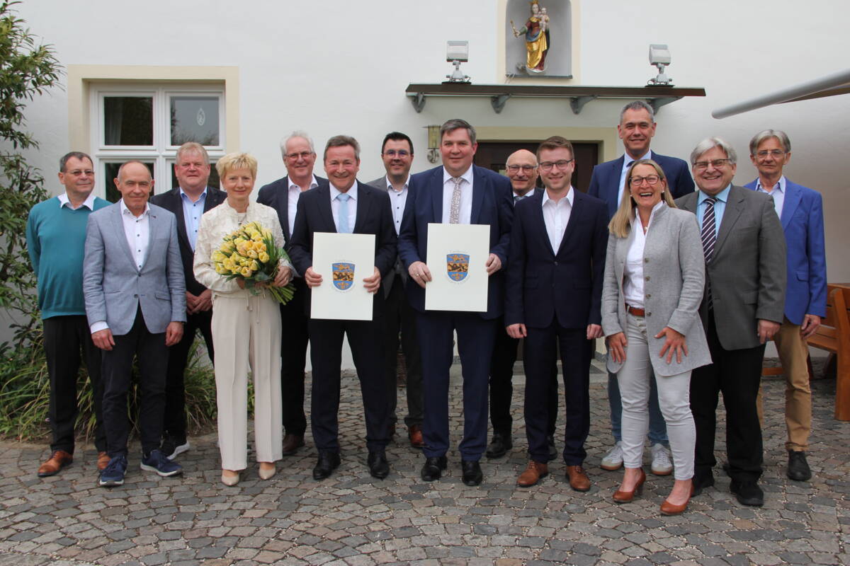 Landkreis Dillingen a.d.Donau ehrt Landrat a. D. Leo Schrell mit der Ehrenbezeichnung „Altlandrat“ und mit der Verleihung der höchsten Auszeichnung des Landkreises 